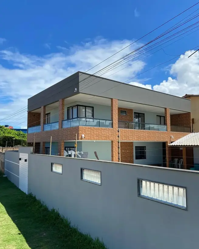 Guarda-corpo de vidro em Paulínia com fixação discreta